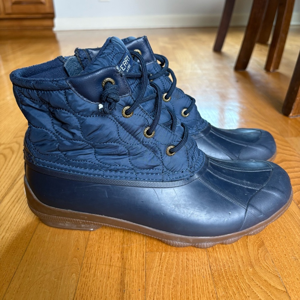 Sperry Saltwater Snow Duck Boots Navy Blue Quilted Zipper Warm Women’s Size 8.5